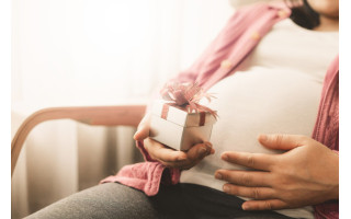 Kūdikio sutiktuvių šventė: ką dovanoti nėštukei bei būsimam mažyliui?