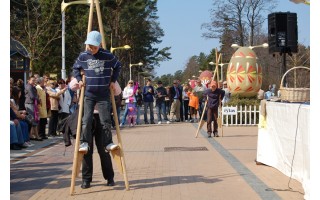 Velykinių margučių alėja priviliojo svečių net iš Kinijos