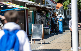 Poilsiaujančius Palangoje stebina kainos: už šaltibarščius – 8 Eur, tačiau arbatpinigių palieka dažnas