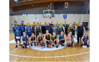 Palangos miesto savivaldybės krepšinio rinktinė Seimo krepšininkus patiesė ant menčių nesunkiai – 84-66 (FOTO GALERIJA)