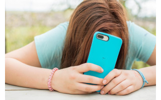 Paauglių depresija, nerimas, savižala tiesiogiai susiję su socialinių tinklų naudojimu