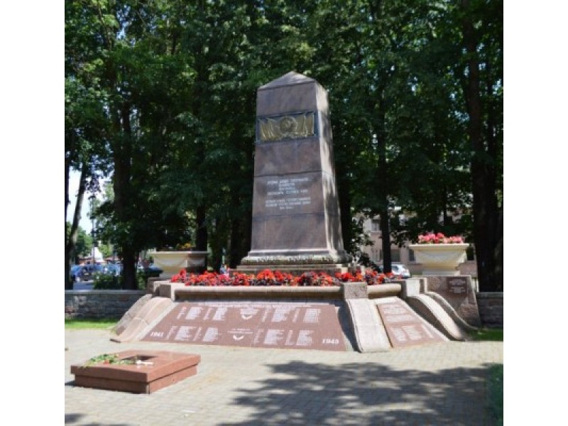 Ar atsiras politinė valia iškelti paminklą sovietiniams kariams?