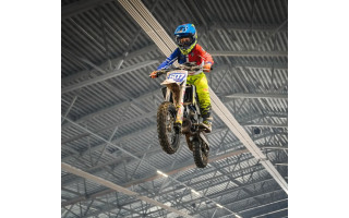 10-metis motokrosininkas iš Šventosios jau skina pergales, o laisvalaikiu skaito istorines knygas