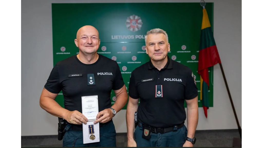 Palangos miesto policijos komisariato viršininkas Kęstutis Bončkus apdovanotas pirmojo laipsnio atminimo ženklu „Už ištarnautus metus“