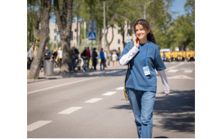 Tris šimtukus gavusi iš Sidnėjaus į Palangą trečioje klasėje atsikėlusi Gabrielle Mestanza Beitnaraitė: „Žmogaus sėkmės formulė niekada nebus atrasta“ (FOTO GALERIJA)