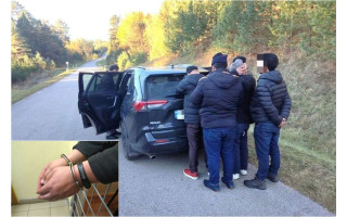 Iš Latvijos aštuonis migrantus gabenęs moldavas teismo lauks už grotų
