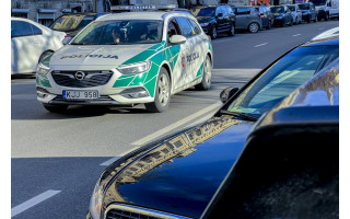 Degalinės operatorės užspeistas girtas vairuotojas pats sau išsikvietė policiją