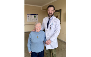 KUL atlikta stuburo operacija 85-erių metų moterį išvadavo iš skausmo