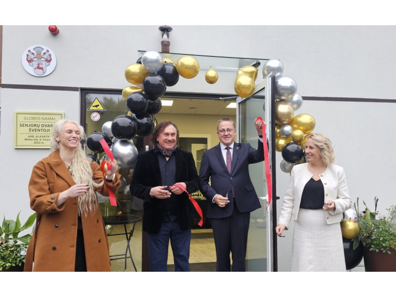 Tarp Monciškių ir Šventosios atidaryti nauji globos namai „Senjorų dvaras“