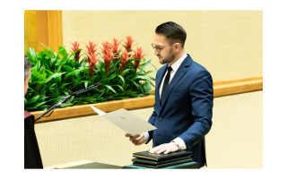 Seimo Etikos ir procedūrų komisija pradėjo tyrimą dėl Seimo nario Karolio Neimanto, atstovaujančio Palangą, dalies palangiškių palyginimo su beždžionėmis