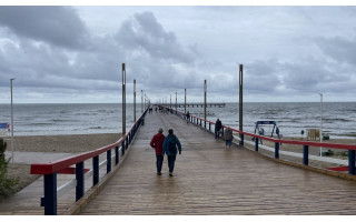 Palangoje poilsiaujantys lietuviai, paklausti apie kainas, juokauja: pinigėlių mes tikrai daug turime