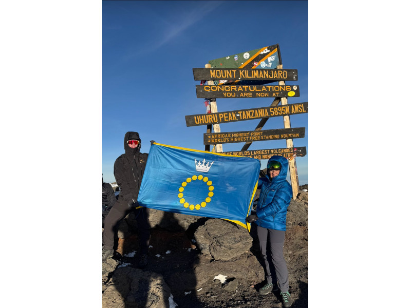 Palangiškis Gustas Mykolas Petrošius įveikė Kilimandžarą, aukščiausią Afrikos viršukalnę