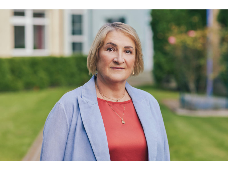 Vydmantų gimnazijos direktorė Rasa Stonkuvienė džiaugiasi, kad parama dėl šalia esančio vėjo parko padeda gimnazijai tvarkytis remonto reikalaujančias erdves bei sukurti naujas