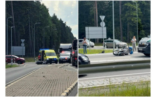 Žiedinėje sankryžoje greta Šventosios nutrenktas motociklininkas – prireikė medikų