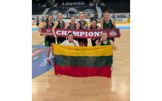 Palangiškės Lina Mikelevičienė ir Kornelija Balčiūnaitė tapo pasaulio moterų veteranių krepšinio čempionėmis