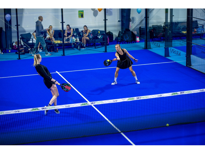 Šalia Palangos atidaryta viena didžiausių Vakarų Lietuvoje „Oshee“ teniso ir padelio arena 