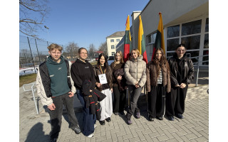 Palangos senosios gimnazijos bendruomenė Kovo 11-ąją paminėjo tradiciniu renginiu