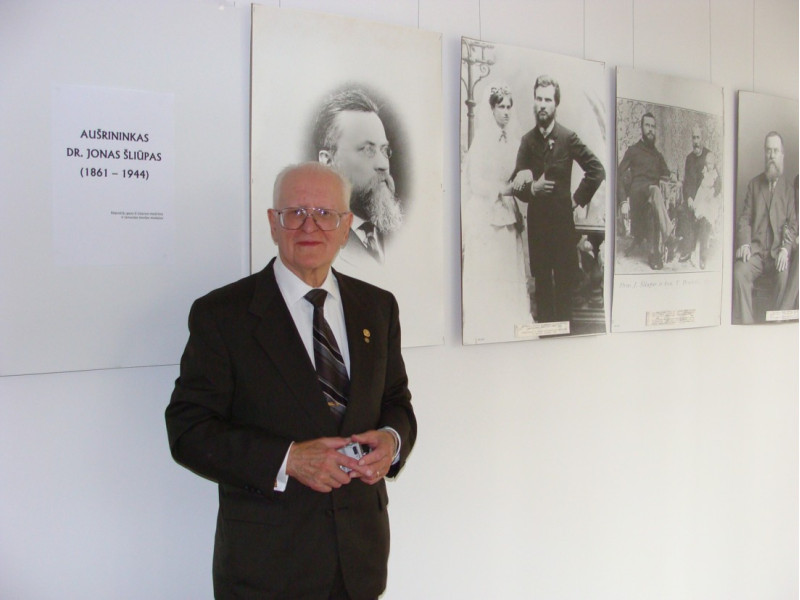Vytautas Šliūpas Jono Šliūpo archyvo atidaryme Šiaulių universiteto bibliotekoje, 2009 m. VUB ŠAIC Aušrininko dr. Jono Šliūpo archyvo nuotrauka