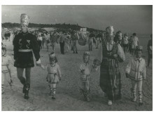 Karnavalo dalyviai. Apie 1976-1985. Iš Palangos viešosios bibliotekos kraštotyros archyvo