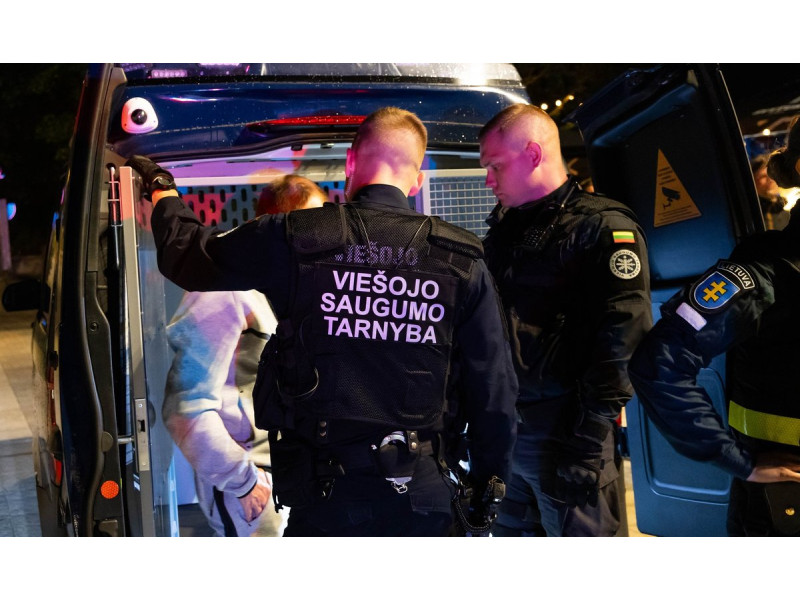 Naktinis policijos reidas Palangoje. FOTO: DAINIUS LABUTIS | DELFI