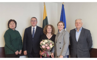 Po net 50 metų trukusios tarnybos į užtarnautą poilsį išlydėta Savivaldybės buhalterijos vedėja Gražina Gudelevičienė