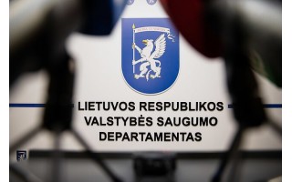 VSD: „Valdo Lekstučio koordinuojamas sambūris „Būkime vieningi“ aktyviai skleidė ir skleidžia prorusišką propagandą internete.“ Tarp jo steigėjų minėtas palangiškis Vygantas Kelertas