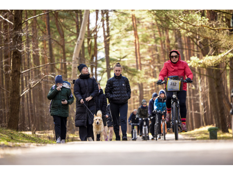 Palangos kultūros centras kviečia prisijungti prie renginių ciklo „Palangos dienos 2026“ ir balandžio 6 d. kartu leistis į tradicinį žygį „Gintaro kelias“ bei aktyvaus judėjimo akciją „Riedam“