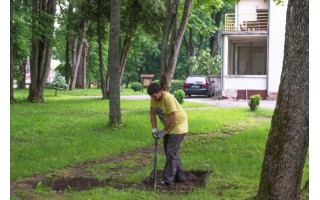 Senojo miesto vietoje esančiame klebonijos kieme aptikta archeologinių radinių