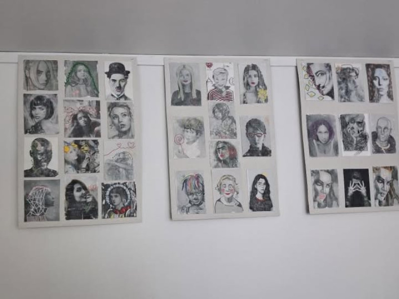 Palangos senosios gimnazijos paroda „Nutylėti sluoksniai“ bando atpažinti emocijas