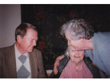 Antanas Mončys, mama Barbora Mončienė ir sesuo Birutė Turauskienė 1989 metais Palangoje