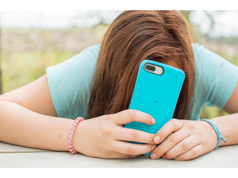 Paauglių depresija, nerimas, savižala tiesiogiai susiję su socialinių tinklų naudojimu