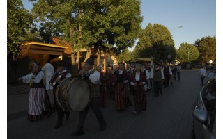 Joninių sostinėje Šventojoje – įspūdingas ugninis laivų paradas 