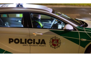 Policija su rėmėjais pajūrio paplūdimiuose birželį daugiausia fiksavo KET pažeidimų