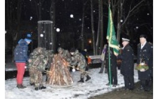 Laužo liepsnos nušviesta ir „Sielų skrydžio“ sušildyta Sausio 13-oji