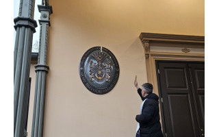 Palangos Kurhauzą papuošė grafų Tiškevičių giminės herbas 
