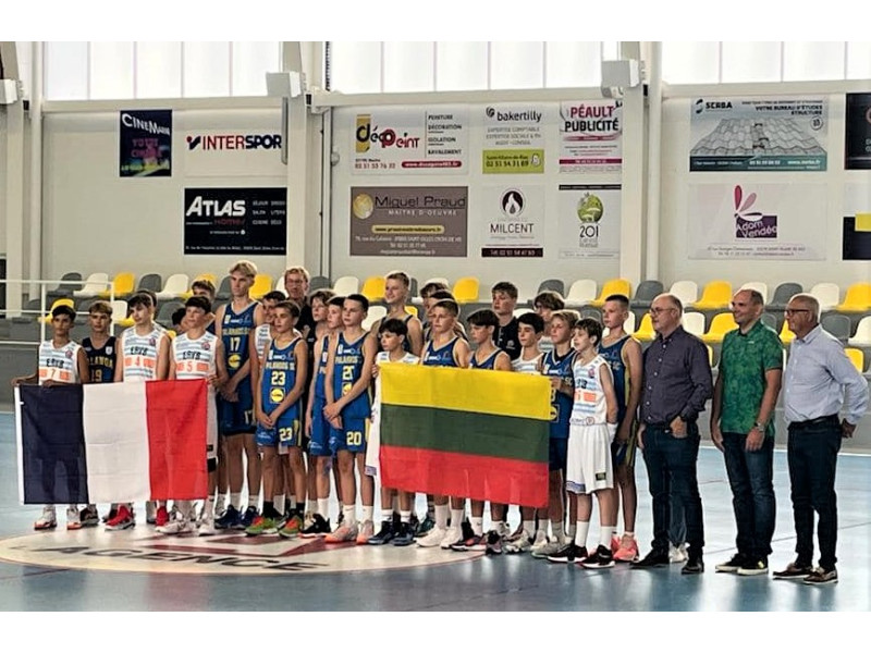 Palangos ir Saint-Gilles-Croix-de-Vie draugystė – Prancūzijoje surengta jaunųjų kurorto krepšininkų stovykla