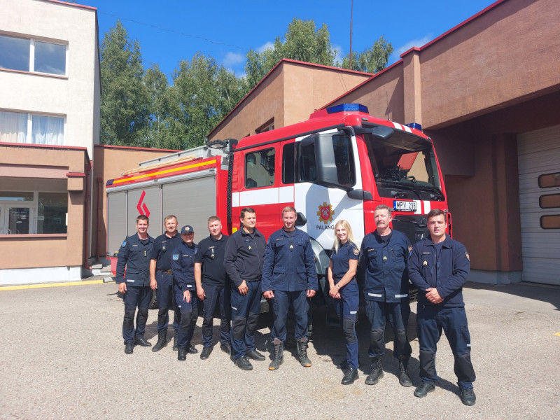 Palangos ugniagesiams gelbėtojams – naujas gaisrinis automobilis