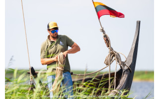 Susidraugauti su Baltijos jūra buriavimo mokykla „Žiemys“ vaikus kviečia Šventojoje