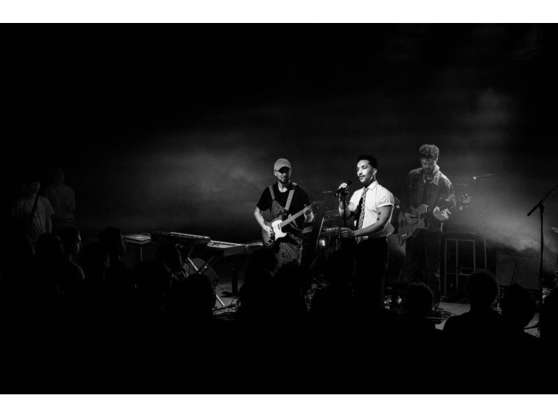 Nepamirštamas balsas iš Amsterdamo – atlikėjas TOS rengia koncertinį turą Lietuvoje