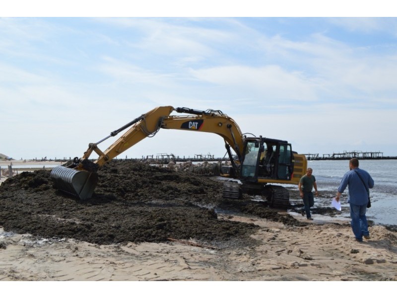 Šventosios paplūdimio valymo darbus atlieka UAB „Alkuras“.