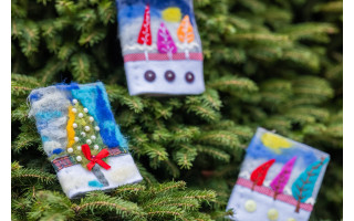 Palangos moksleivių klubas prisidėjo prie kalėdinių žaisliukų kūrimo akcijos