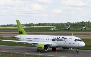 "airBaltic“ atšaukė visus skrydžius iš Rygos į Vilnių ir Palangą