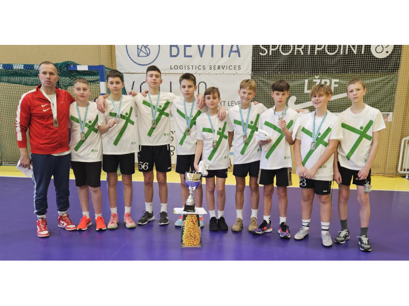 „Baltijos“ pagrindinės mokyklos berniukų kvadrato komanda sužibėjo
