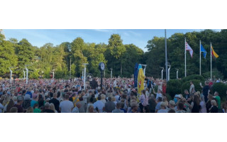 Širdį virpinantis vaizdas: Palangoje neįtikėtina minia giedojo „Tautišką giesmę“
