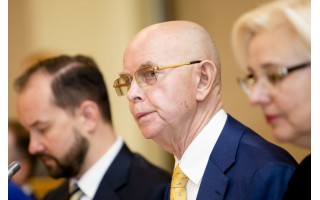 Vyriausias Seimo narys Antanas Vinkus: „Pats turėjęs skurdžią vaikystę, nenoriu, kad žmonės būtų priversti rinktis tarp maisto ir vaisto“ 