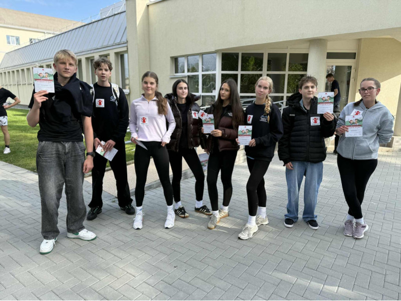 Palangos senosios gimnazijos bendruomenė – už solidarumą