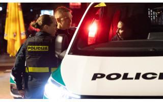 Audringas savaitgalis Palangoje: apvogti prekeiviai, nusiaubta parduotuvė, suniokotas automobilis