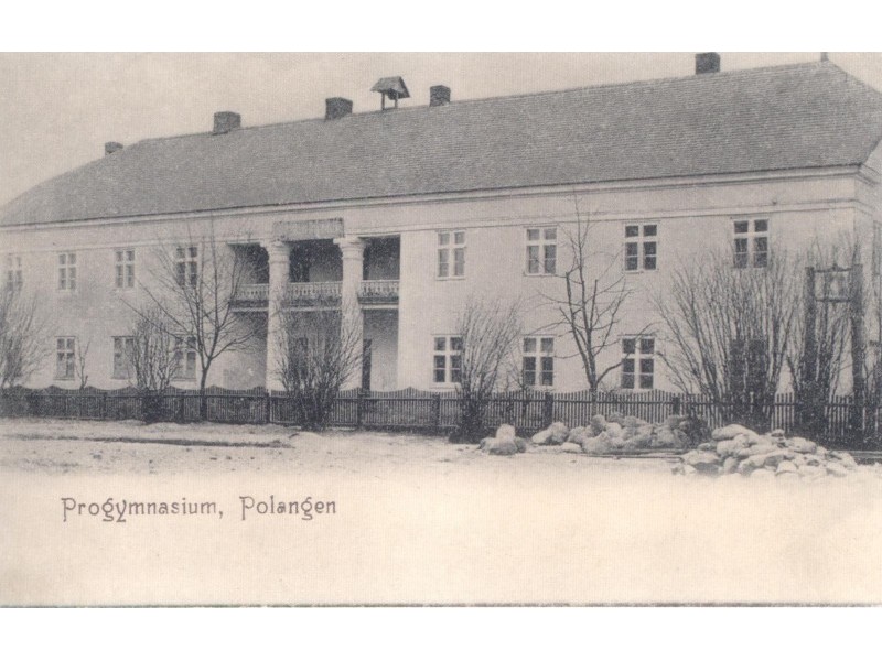 4.	Palangos progimnazijos pastatas. Apie 1907 m. Nuotr. P. Mongirdaitės. H. Grinevičiaus kolekcija.