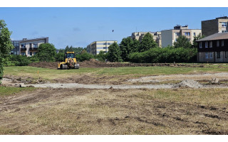 Palangos senosios gimnazijos stadiono rekonstrukcija vyksta, „Baltijos“ – prasidėjo 