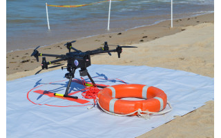 Pajūrio gelbėtojai pristatė šiųmetę naujovę – skęstančiuosius gelbėti padedantį droną